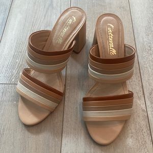 L’intervalle leather block heel sandals